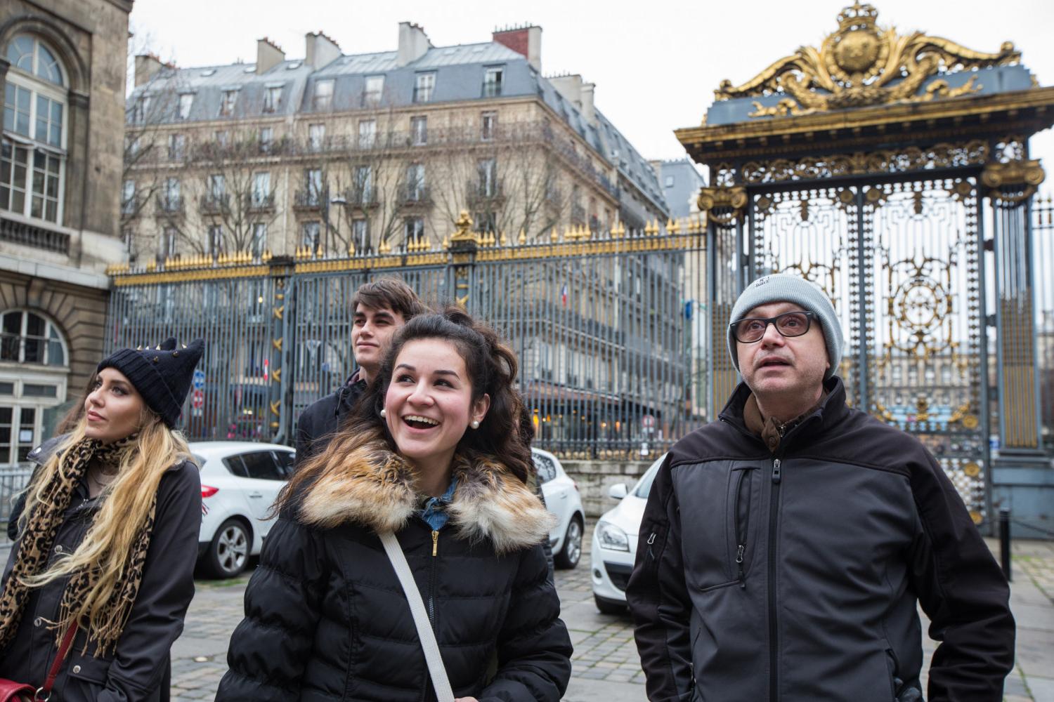 <a href='http://s2lu.cleointhecity.com'>全球十大赌钱排行app</a>学院法语教授Pascal Rollet带领学生们到巴黎游学.